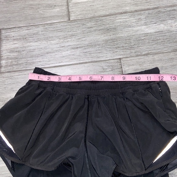 Lululemon Hotty Hot Short II *2.5"
Black Sz 8 - Picture 14 of 15